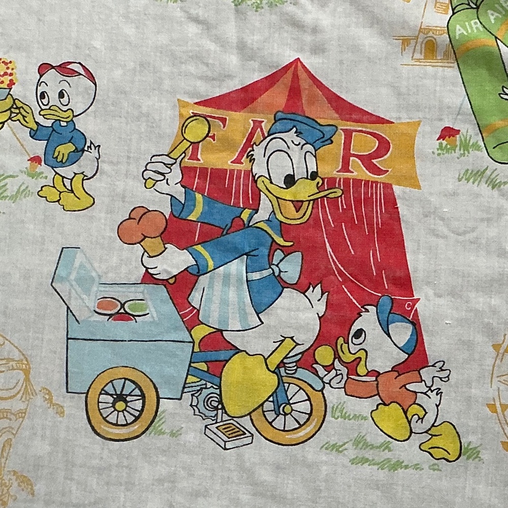 Vintage 1970’s Mickey Mouse & Friends at the Fair Twin Flat Sheet & Pillowcase - Picture 4 of 9